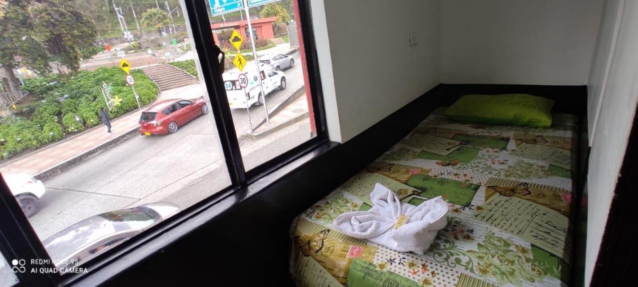 Hotel El Amanercer Parque Del Agua Residencia Muy Central Manizales Exterior foto